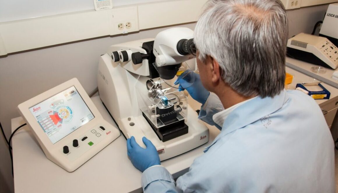 Badanie na HIV - jak i kiedy je wykonać, by było wiarygodne